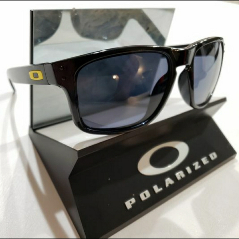 Oakley Holbrook Sunglasses Polished Black Gray Pol